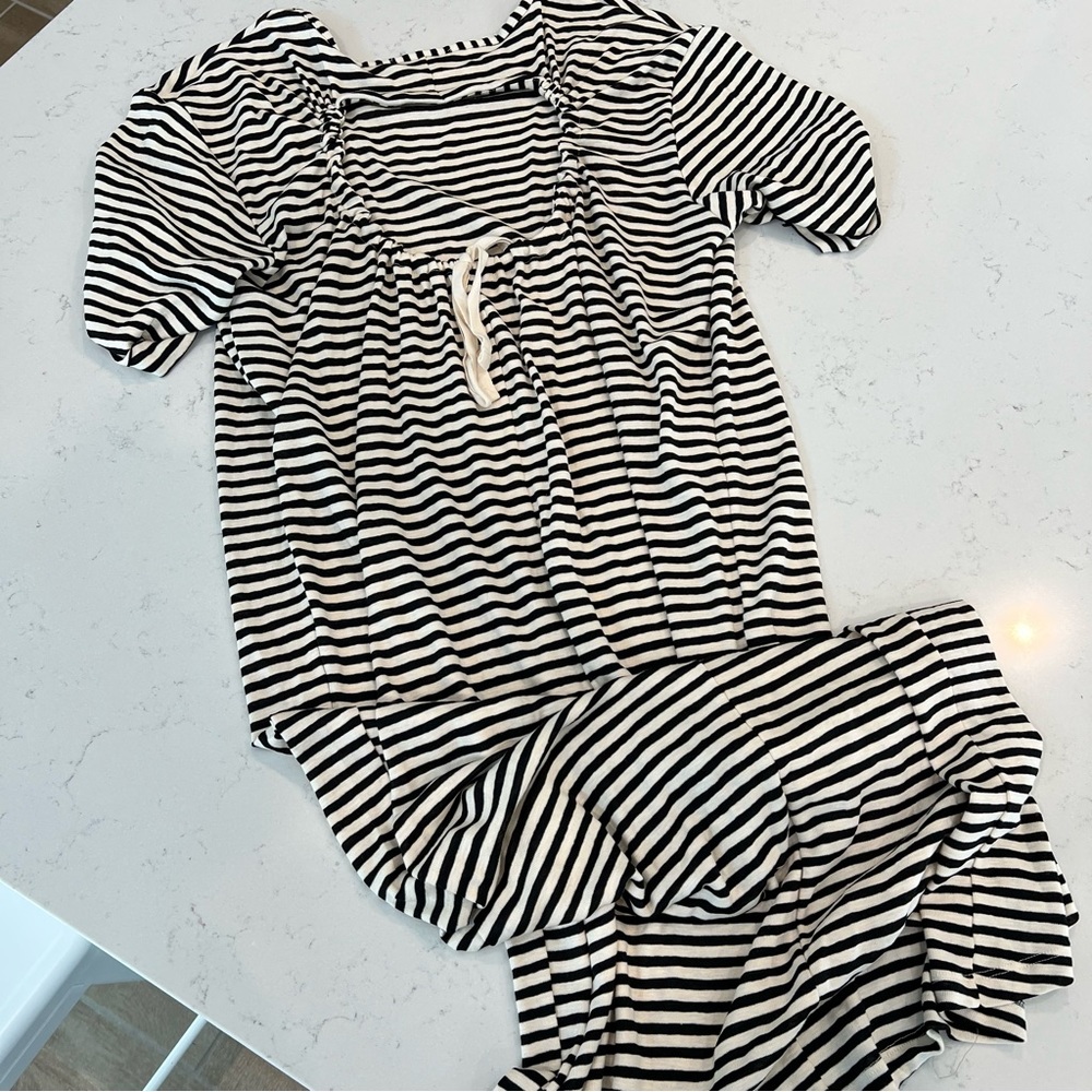 Zara striped maxi dress with keyhole back tapers at ankle